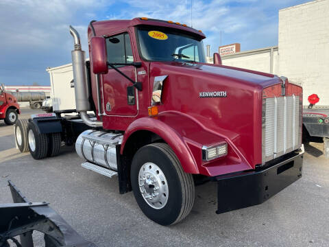 2005 Kenworth T800 Extended Cab