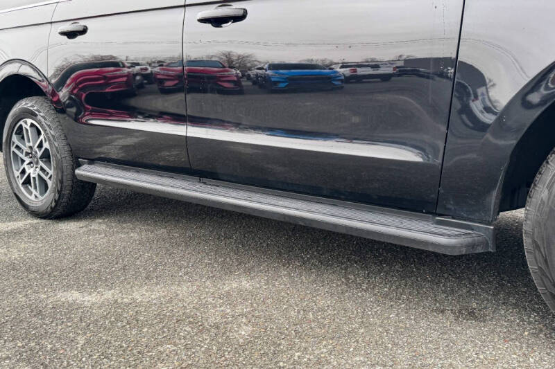 2025 Ford Expedition MAX Active