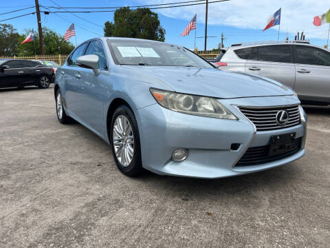 2013 Lexus ES 350 for sale at Fiesta Auto Finance in Houston TX