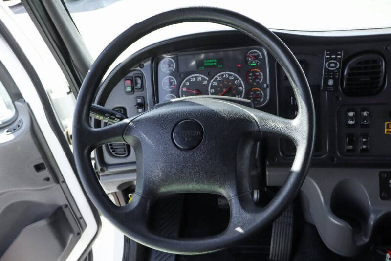 2016 Freightliner M2 106