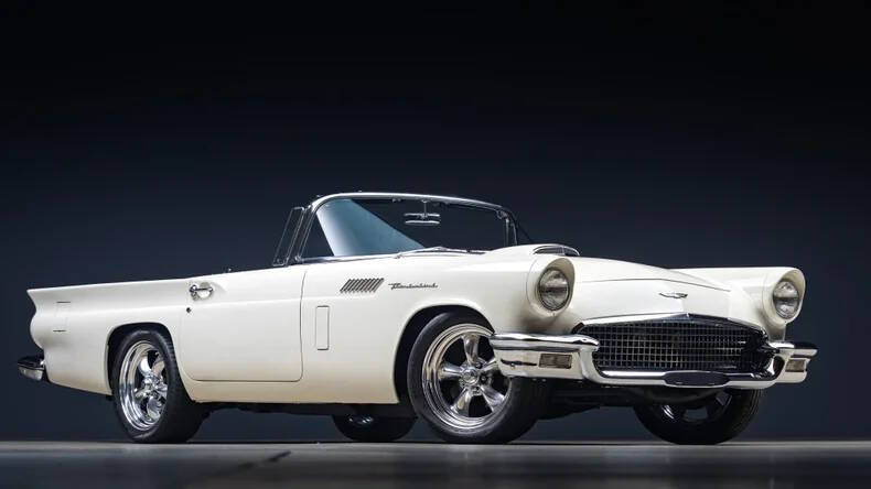 1957 Ford Thunderbird