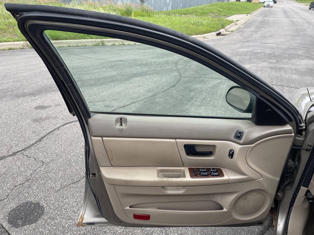 2005 Ford Taurus for sale at Twin Cities Auctions in Elk River, MN