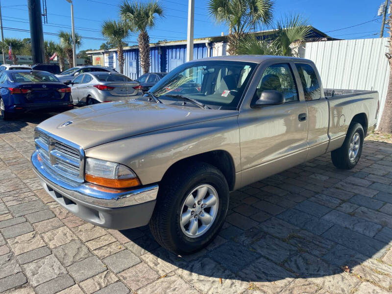 2004 Dodge Dakota SLT photo 2