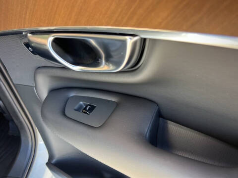 2024 Volvo XC90 B6 Plus Bright Theme 6P