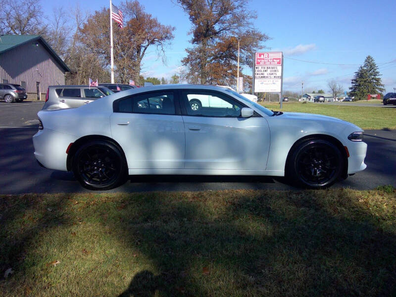 2015 Dodge Charger SXT photo 4