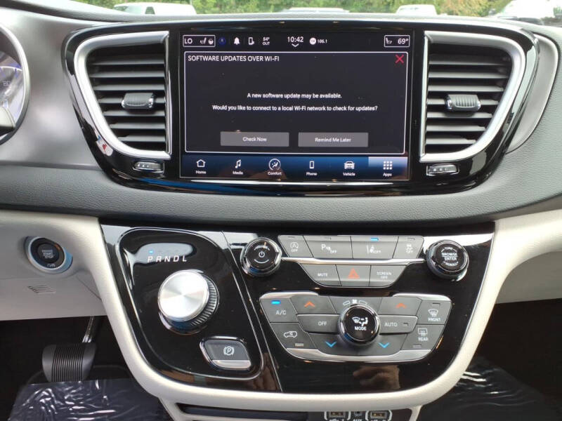2023 Chrysler Pacifica Touring L