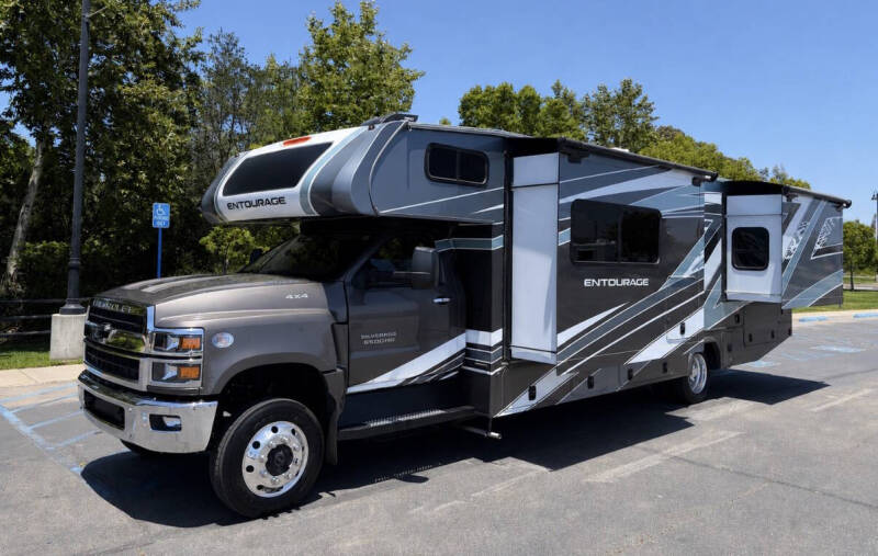 2023 Coachmen RV Entourage