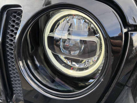 2020 Jeep Wrangler Unlimited Sahara Altitude