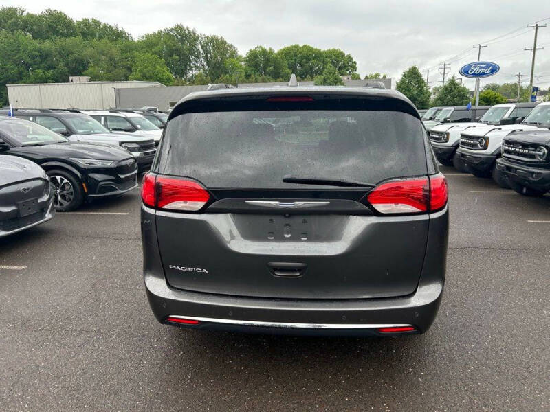 2017 Chrysler Pacifica Touring-L