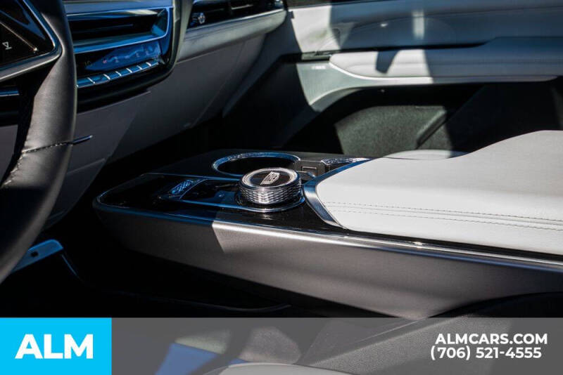 2024 Cadillac LYRIQ Sport 3