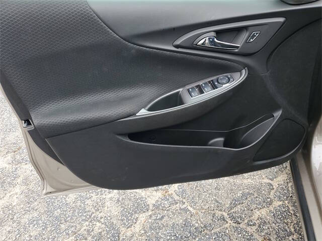 2025 Chevrolet Malibu LS