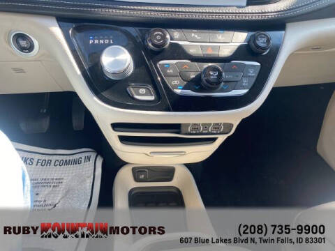 2023 Chrysler Pacifica Touring L