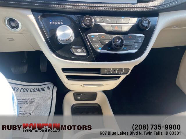 2023 Chrysler Pacifica Touring L