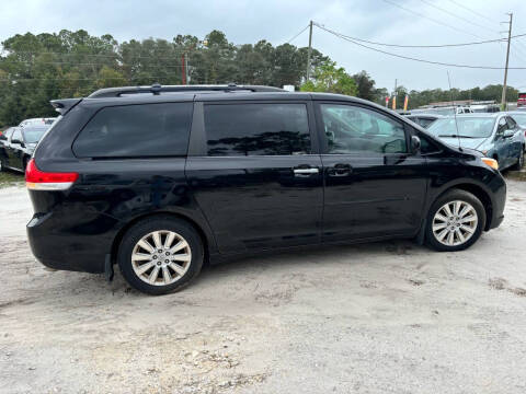 2012 Toyota Sienna LE 7-Passenger