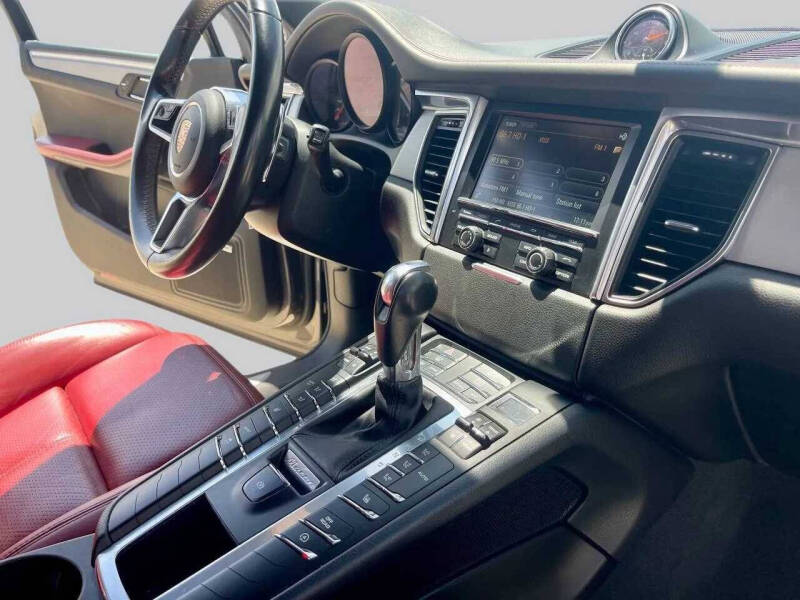 2015 Porsche Macan S