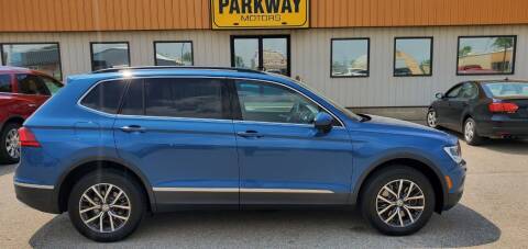 2020 Volkswagen Tiguan for sale at Parkway Motors in Springfield IL