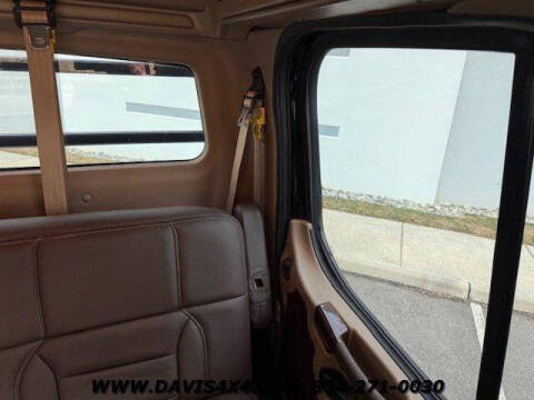 2008 Freightliner M2 106