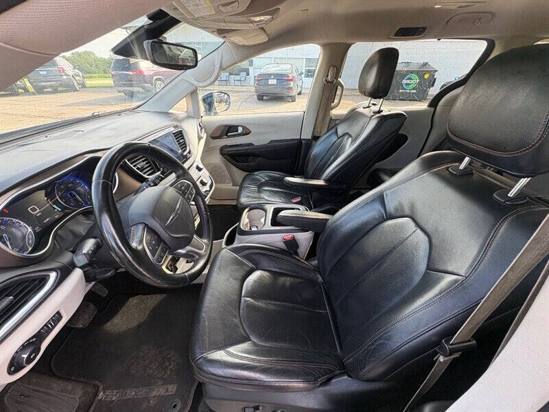 2017 Chrysler Pacifica Touring-L Plus