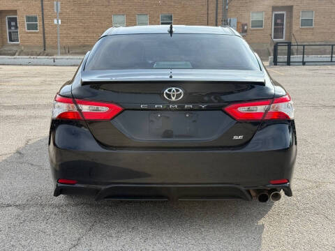 2020 Toyota Camry SE