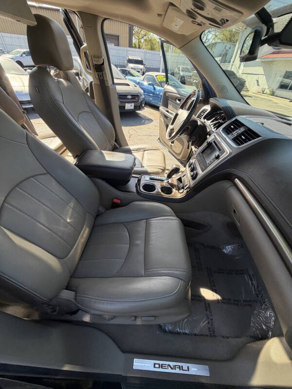 2016 GMC Acadia Denali