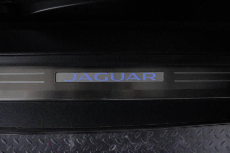 2017 Jaguar F-TYPE SVR