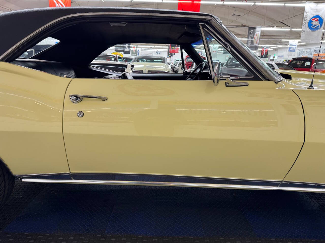 1967 Chevrolet Camaro 28