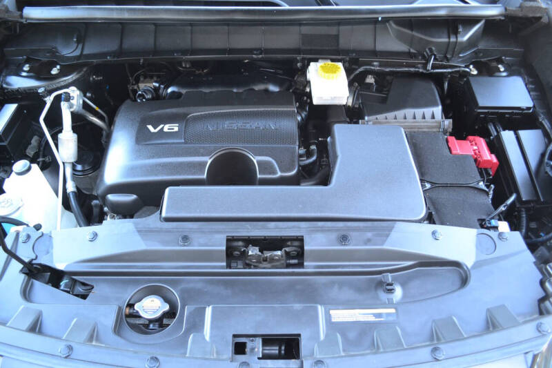 2022 Nissan Pathfinder SV