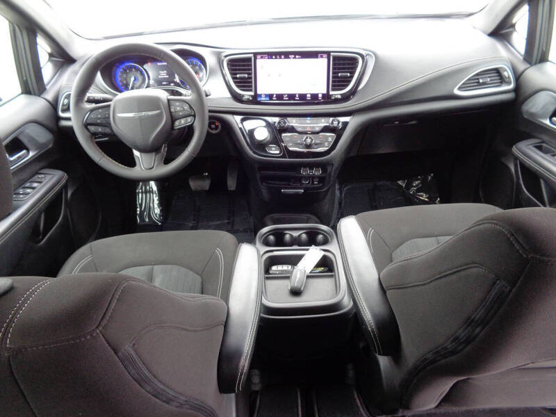 2022 Chrysler Pacifica Touring