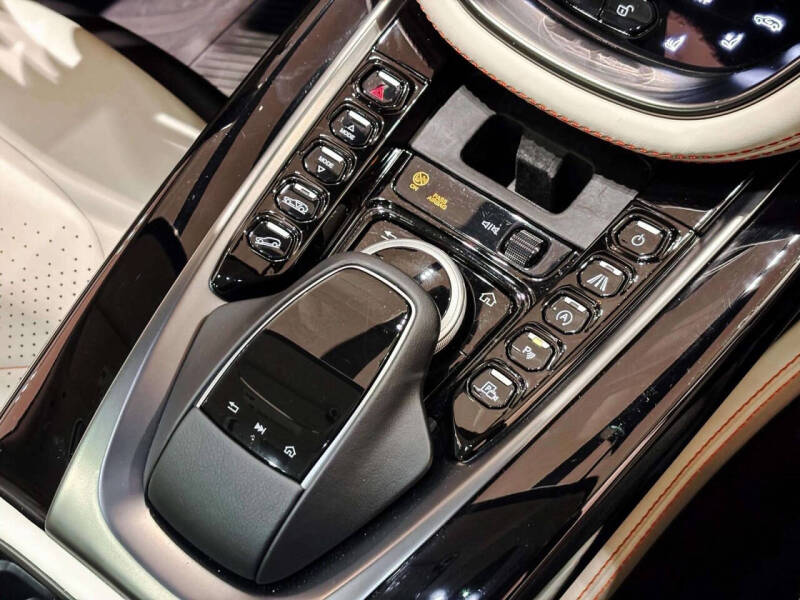 2021 Aston Martin DBX