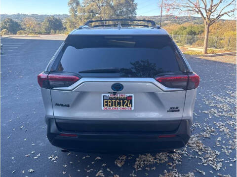 2019 Toyota RAV4 Hybrid XLE
