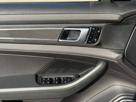 2017 Porsche Panamera 4