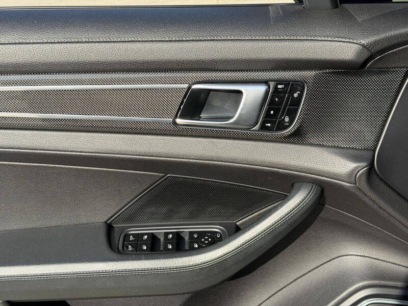 2017 Porsche Panamera 4