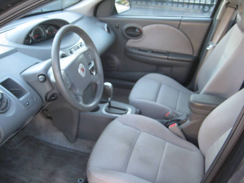 2005 Saturn Ion 2