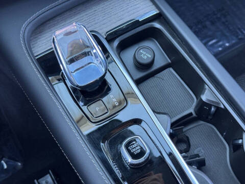 2024 Volvo XC90 B6 Ultimate Bright Theme 7P