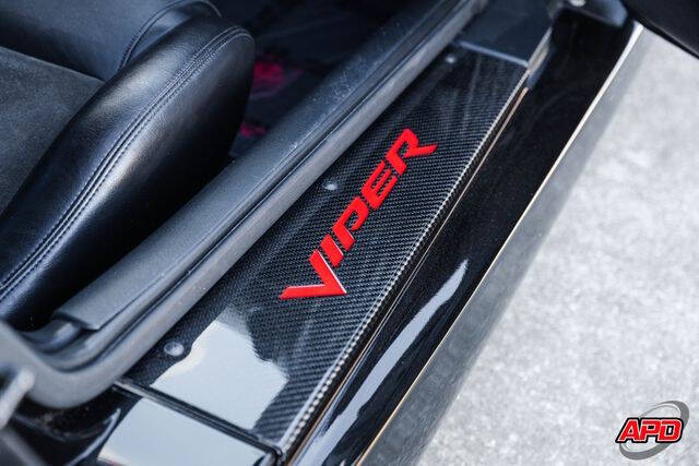 2004 Dodge Viper SRT-10
