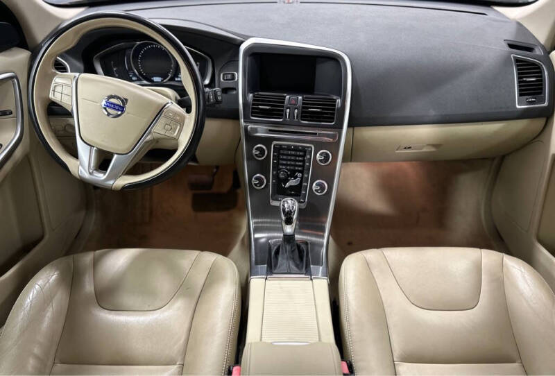 2015 Volvo XC60 T5 Drive-E Premier