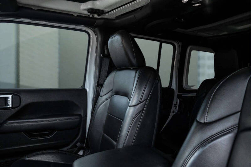 2020 Jeep Wrangler Unlimited Sahara Altitude