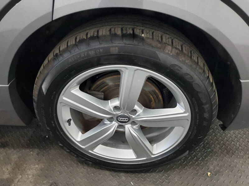 2019 Audi e-tron quattro Prestige