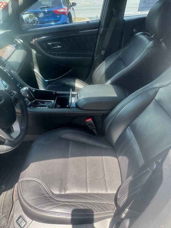 2017 Ford Taurus Limited