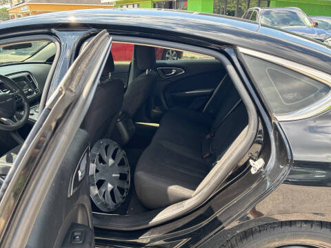 2015 Chrysler 200 LX