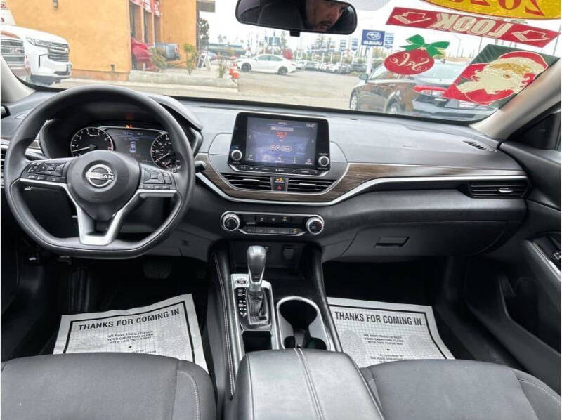 2023 Nissan Altima 2.5 SV