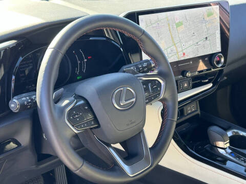 2023 Lexus NX 350h Premium