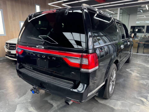 2017 Lincoln Navigator L Select