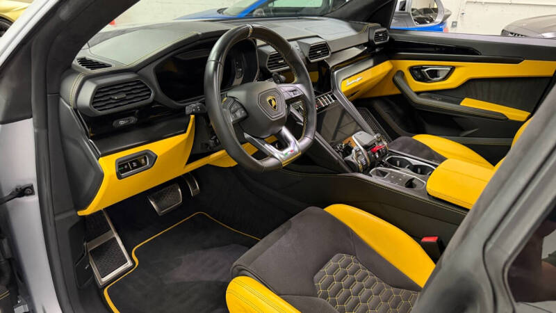 2022 Lamborghini Urus