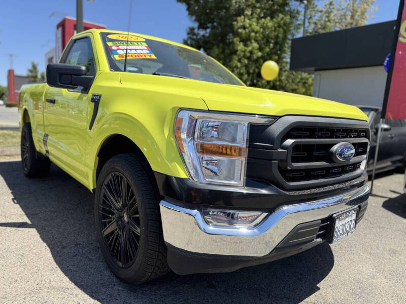 2022 Ford F-150 XL's photo