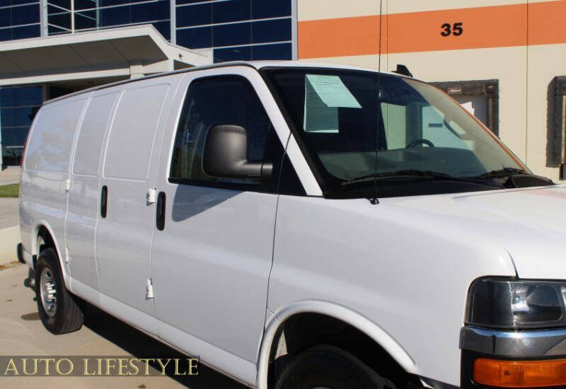 2023 Chevrolet Express 2500