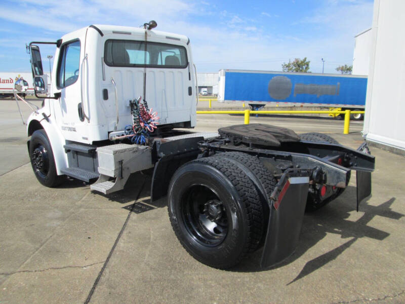 2007 Freightliner Business class M2