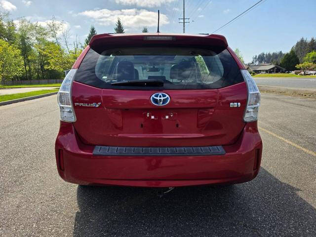 2012 Toyota Prius v Five