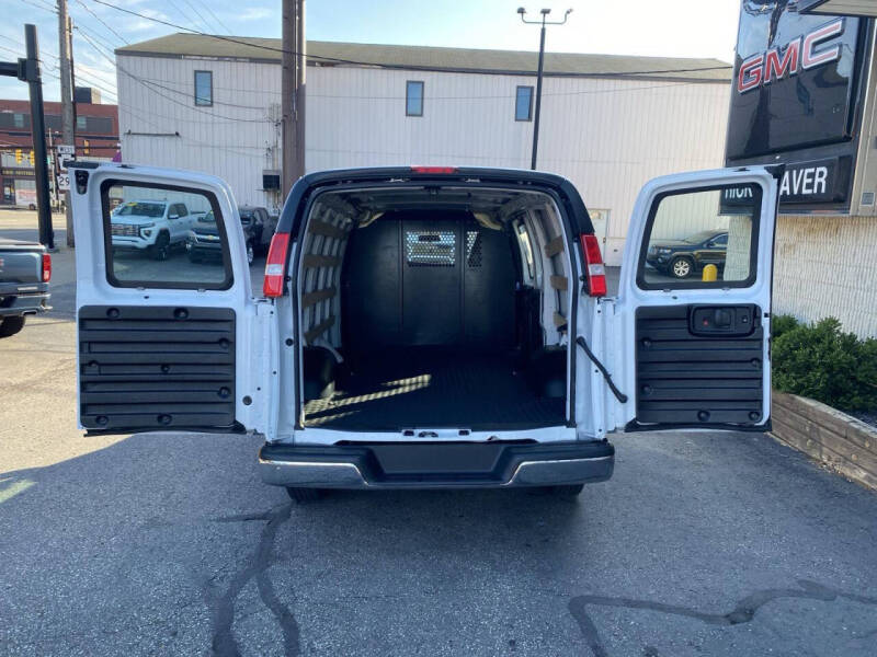 2025 GMC Savana 2500