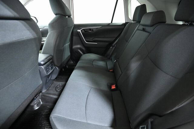 2020 Toyota RAV4 Hybrid LE